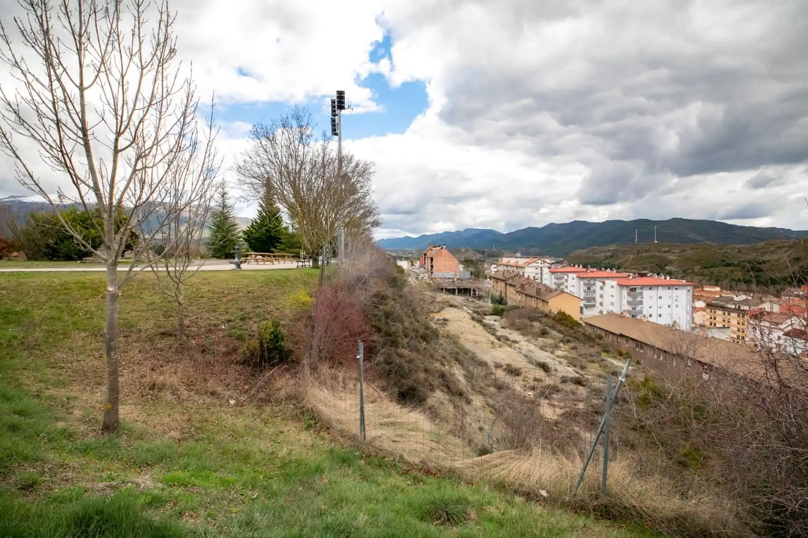 Edificio en venta en Sabiñánigo
