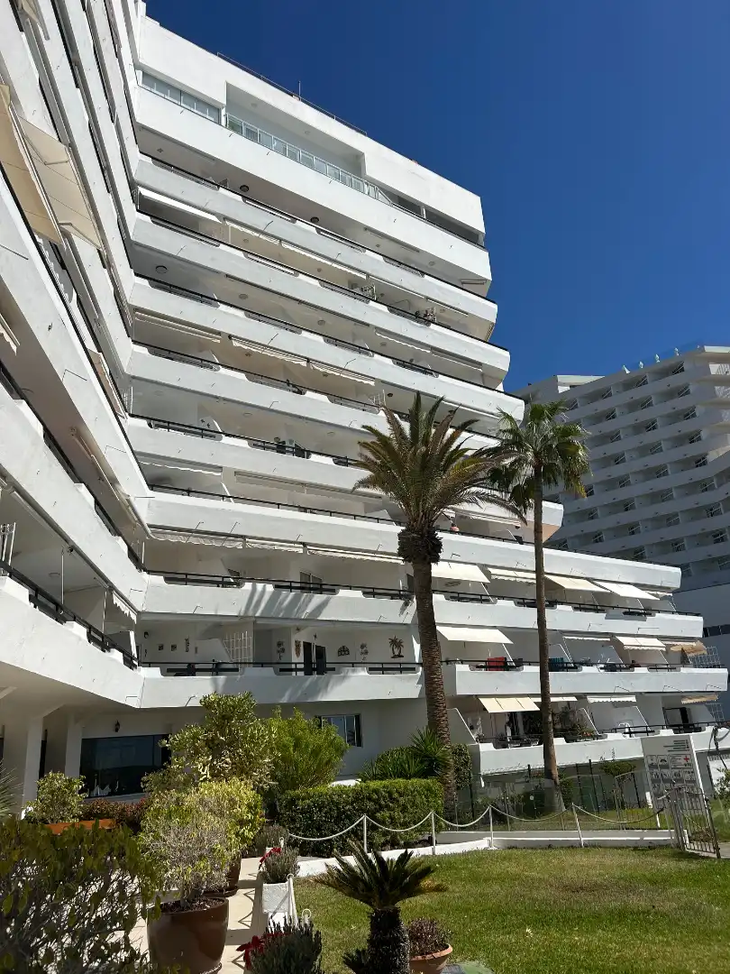 Vista exterior de Estudi en venda en Adeje amb Moblat, Rentadora i Microones
