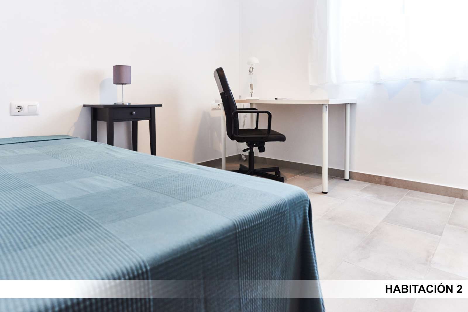 Bedroom of Flat to share in  Sevilla Capital  with Air Conditioner and Terrace