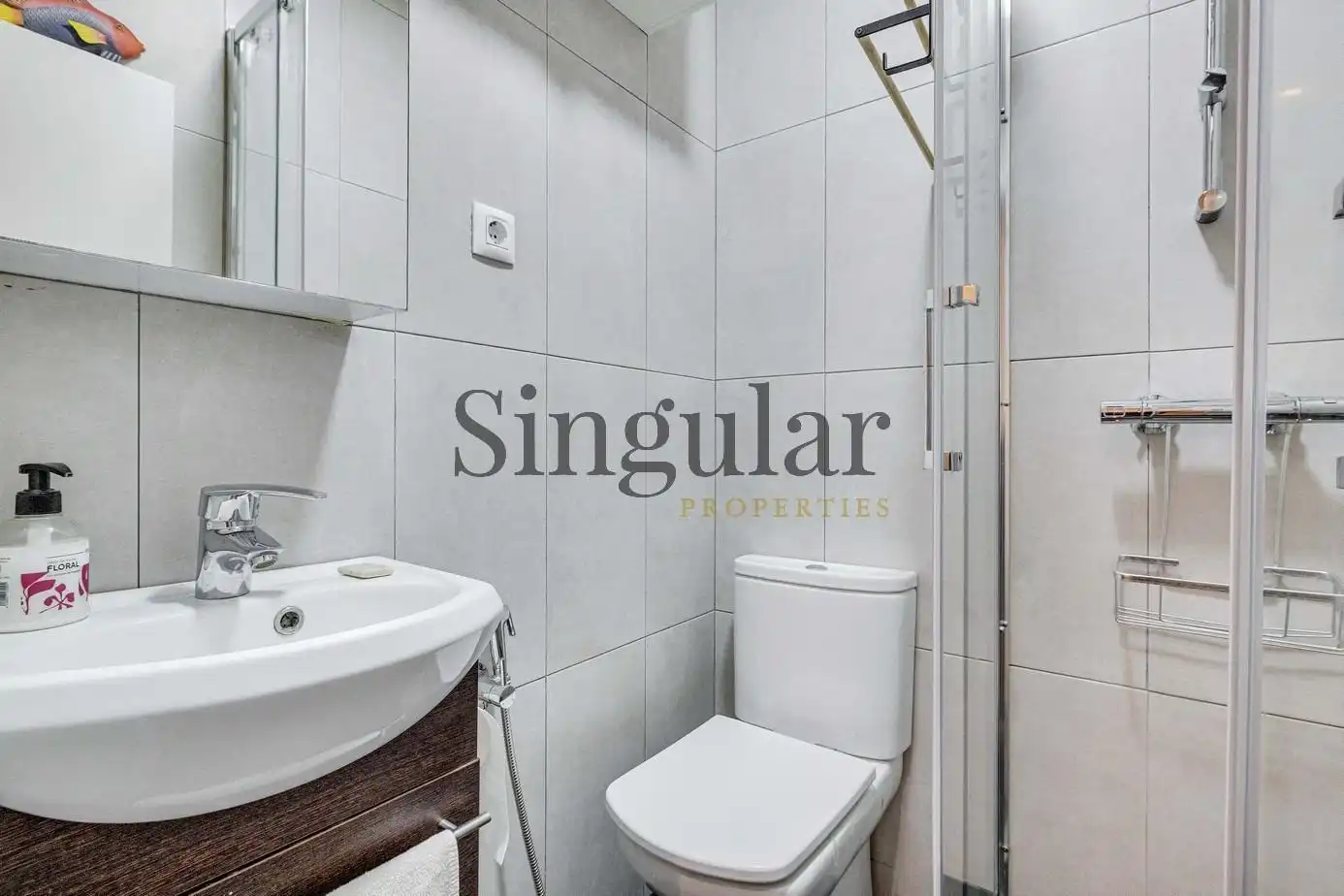 Habitación de Piso en venta en Barcelona con Aire acondicionado, Calefacción y Balcón