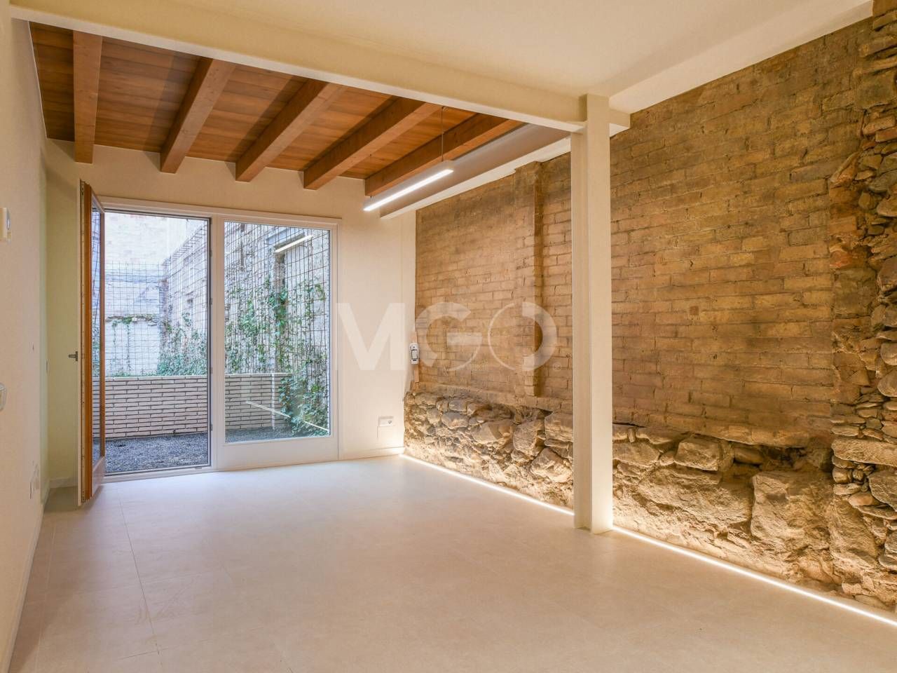 Flat for sale in Vic  with Heating, Terrace and Alarm