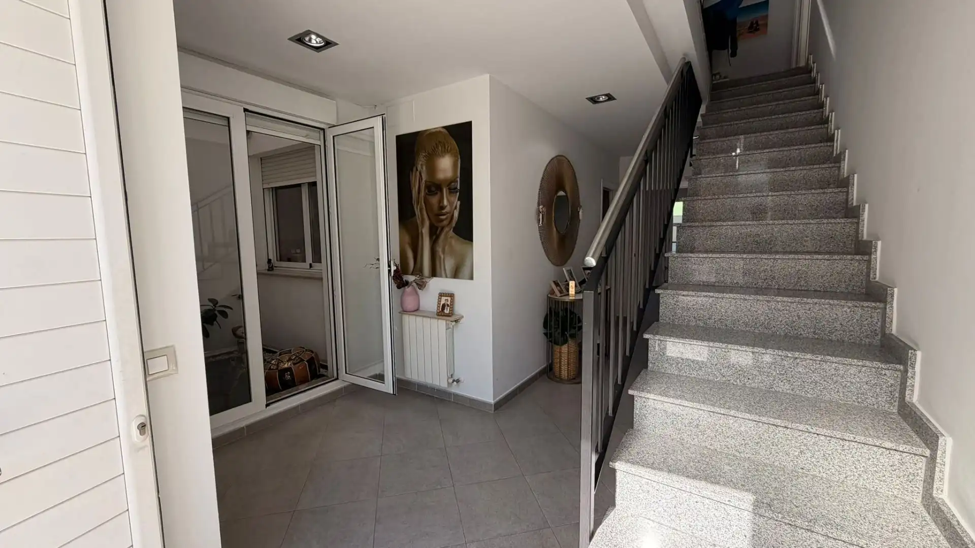 Einfamilien-Reihenhaus zum Verkauf in Villanueva de Castellón mit Klimaanlage und Abstellraum