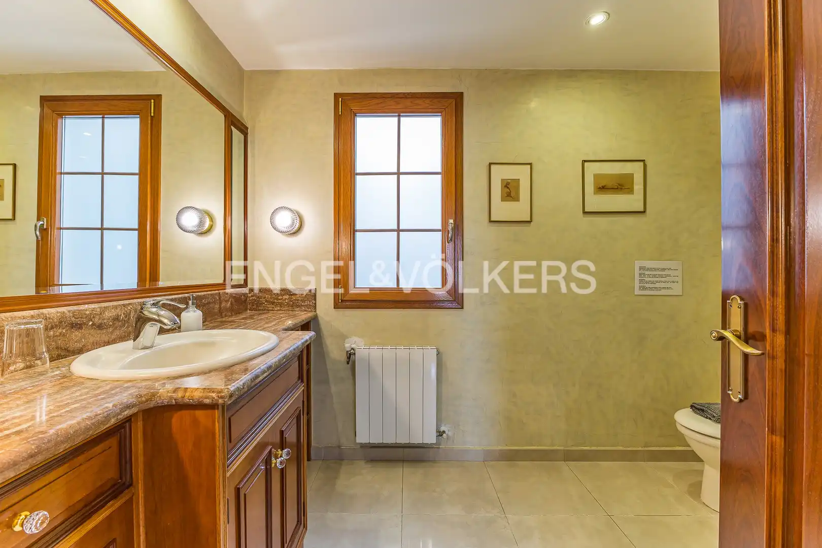 Bathroom of Flat for sale in Barcelona  with Air Conditioner, Heating and Parquet flooring