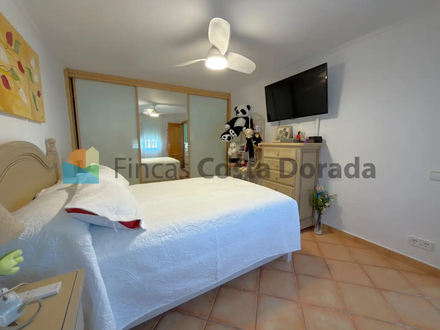 Sala d'estar de Casa o xalet en venda en Cubelles amb Aire condicionat, Jardí privat i Terrassa