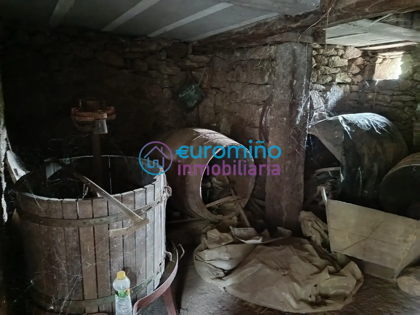 Casa o xalet en venda en Salvaterra de Miño amb Jardí privat, Traster i Moblat