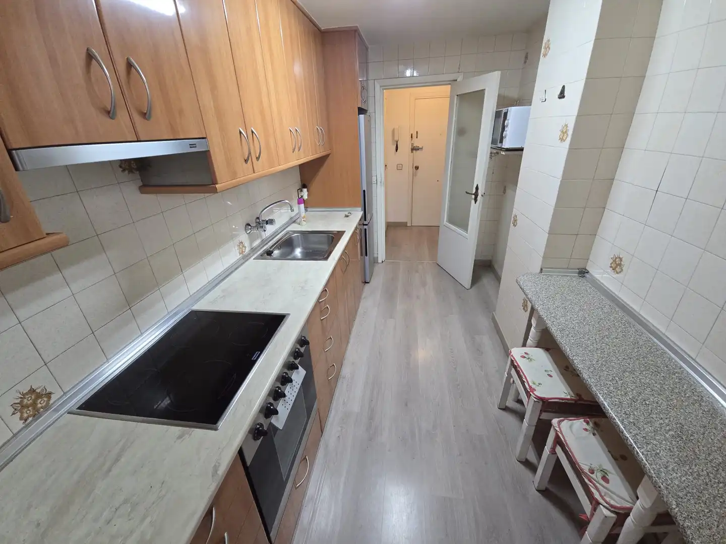 Cuina de Apartament de lloguer en Cáceres amb Aire condicionat, Terrassa i Moblat
