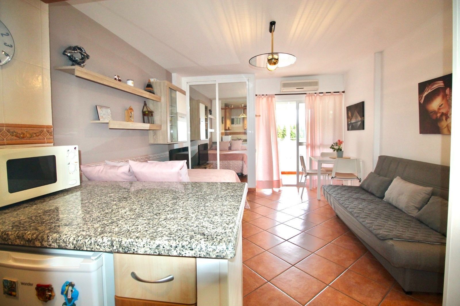 Living room of Study for sale in Benalmádena  with Air Conditioner, Heating and Terrace