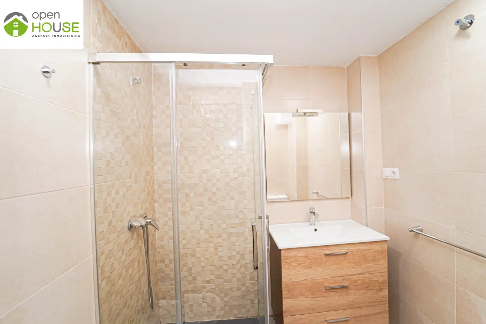 Bathroom of Flat for rent in Granada  with Heating, Furnished and Oven