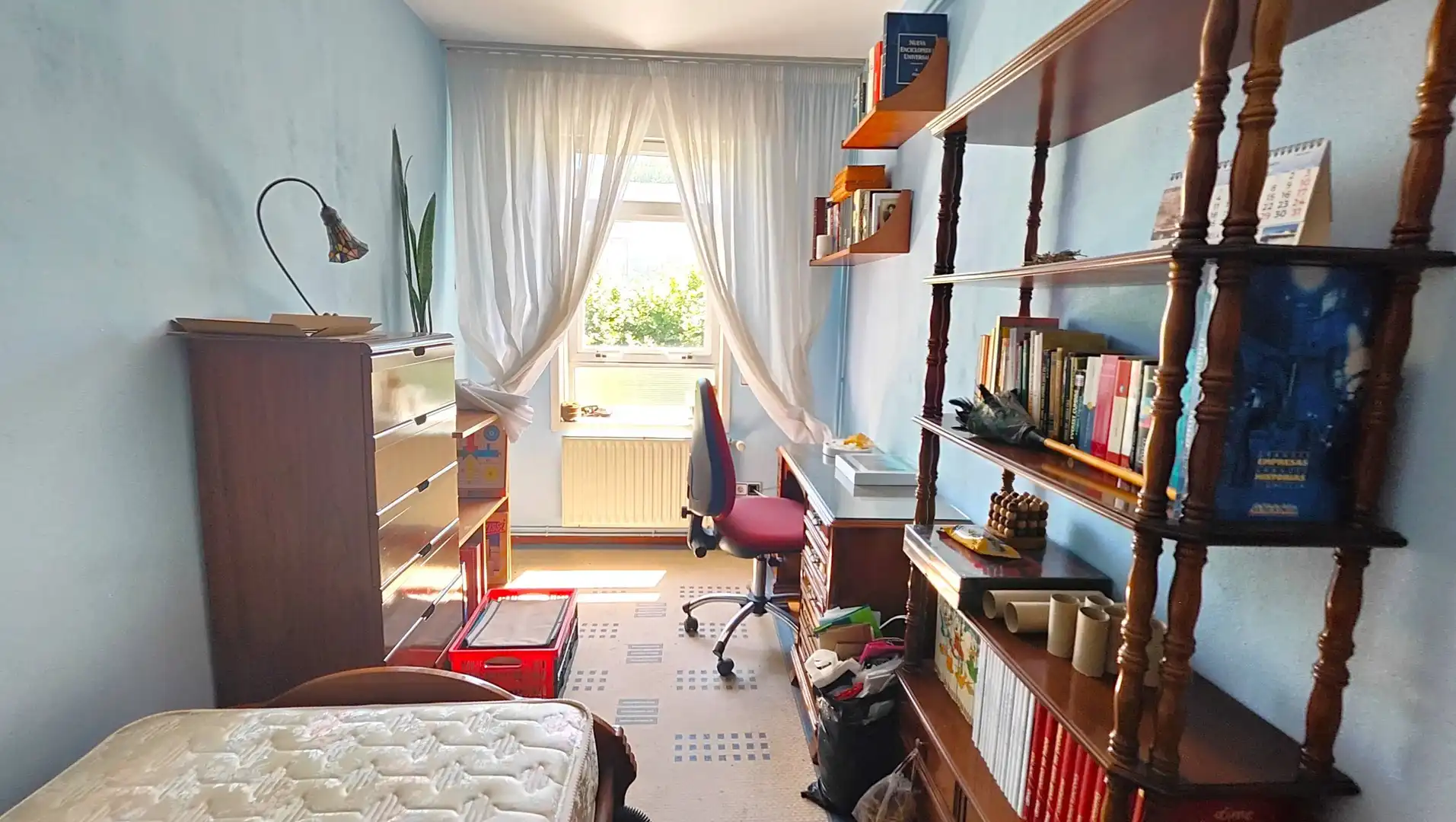 Habitación de Piso en venta en Santiago de Compostela  con Calefacción, Trastero y Amueblado