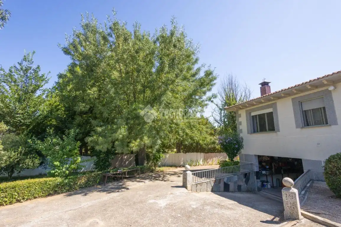 Jardí de Finca rústica en venda en Villagonzalo de Tormes amb Calefacció, Jardí privat i Traster