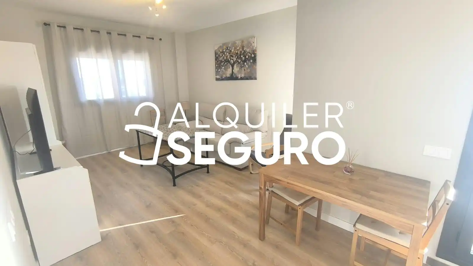 Habitación de Piso de alquiler en Sevilla con Aire acondicionado, Trastero y Piscina
