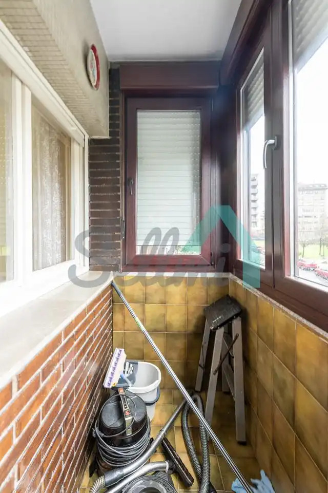 Terrassa de Pis de lloguer en Oviedo  amb Calefacció, Parquet i Terrassa