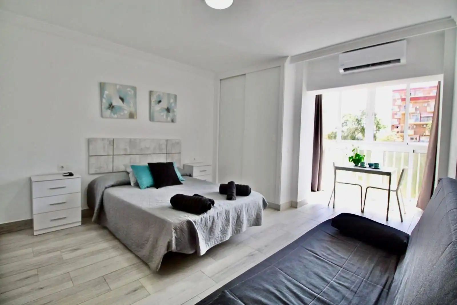 Schlafzimmer von Wohnung zum Verkauf in Benalmádena mit Klimaanlage, Privatgarten und Möbliert