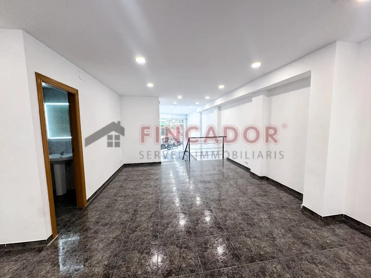 Business premises for sale in Carrer de Don Pelayo, imagen 4