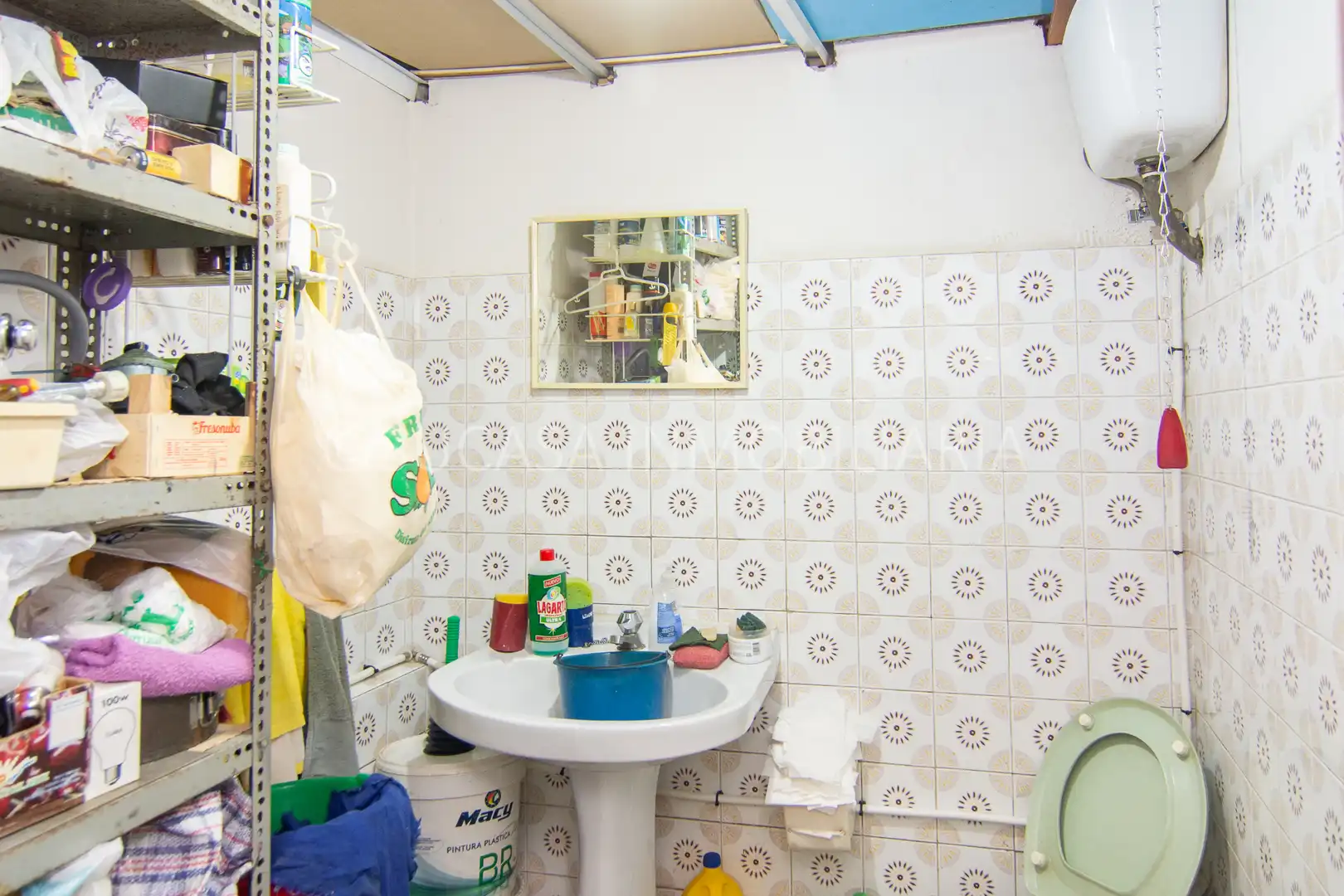 Baño de Local en venta en A Coruña Capital  con Amueblado