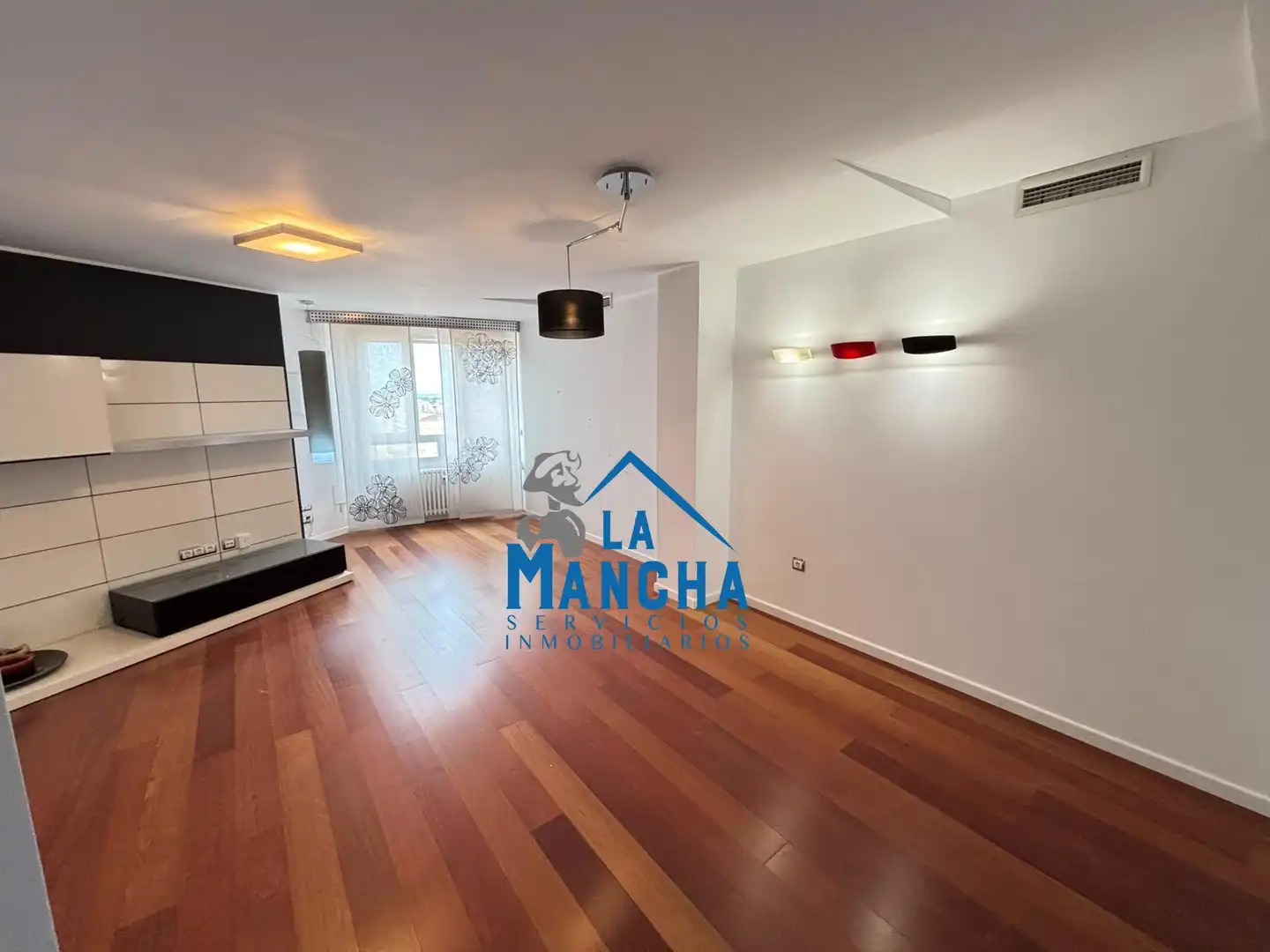 Vista exterior de Piso en venta en Carretas - Pajarita