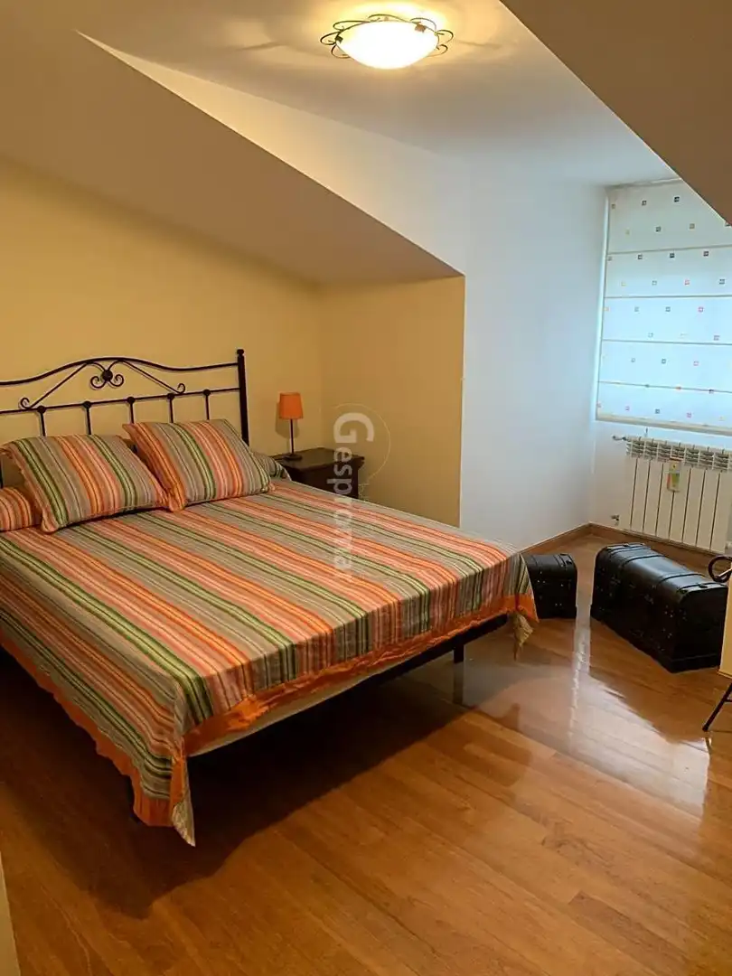 Schlafzimmer von Maisonette zum Verkauf in A Pobra de Trives  mit Parkett