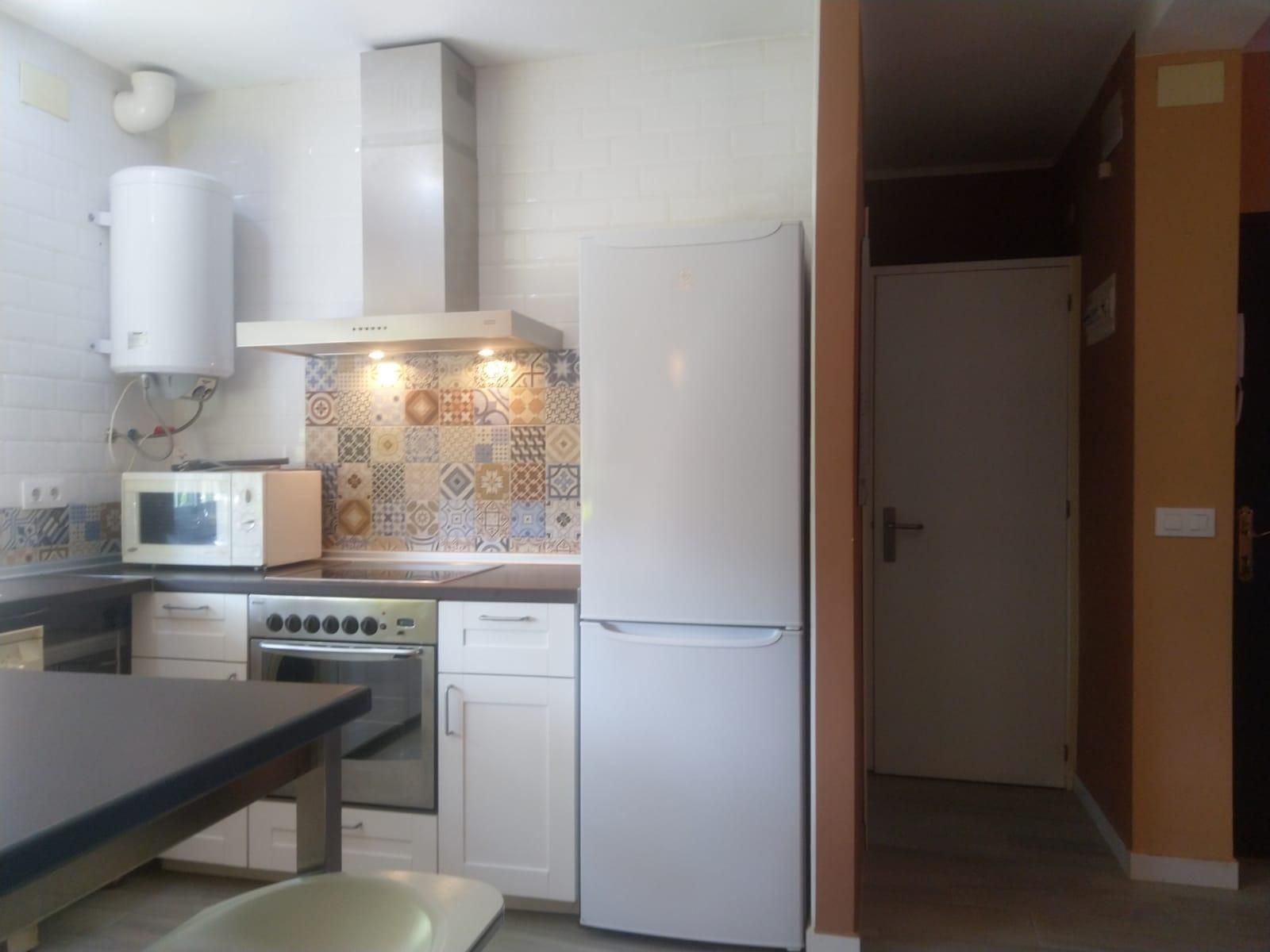 Kitchen of Flat to rent in  Sevilla Capital  with Air Conditioner and Heating