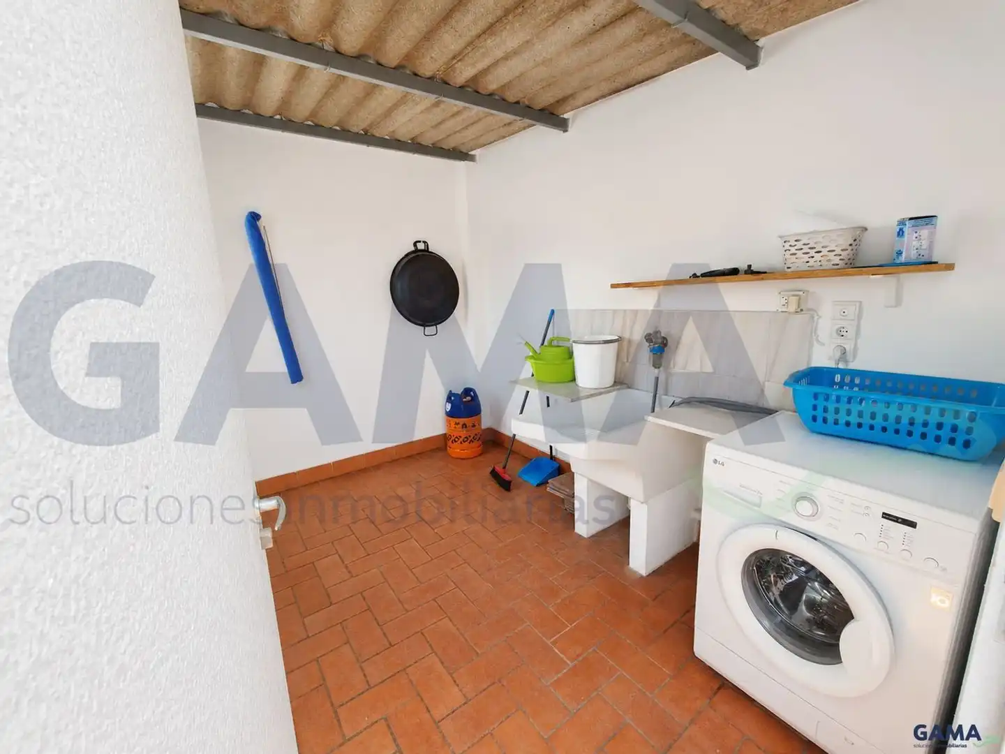 Houses for sale in Alzira  with Air Conditioner, Terrace and Storage room