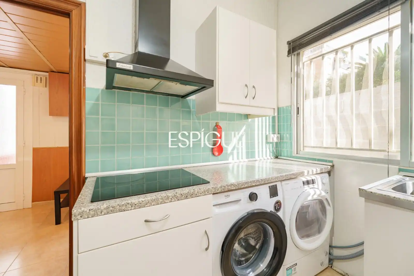 Cuina de Casa adosada en venda en Sants - Montjuïc