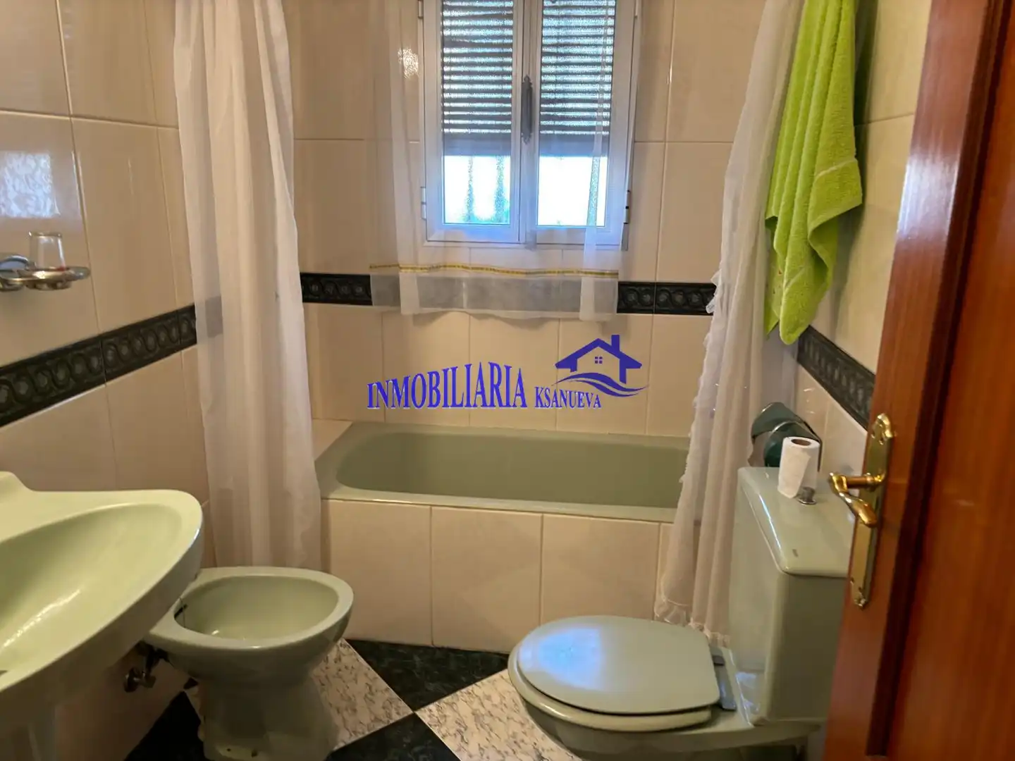 Bathroom of Houses for sale in Córdoba  with Air Conditioner, Heating and Terrace