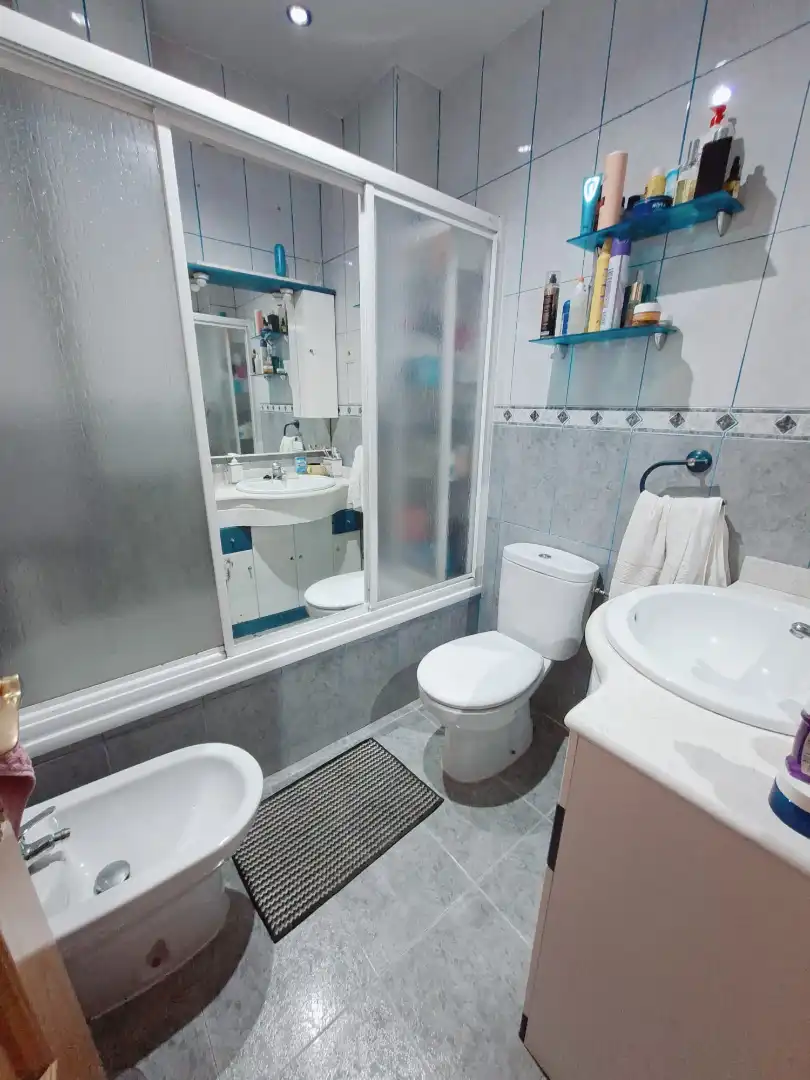 Bathroom of Apartments for sale in Torrejón de Ardoz  with Air Conditioner, Heating and Storage room