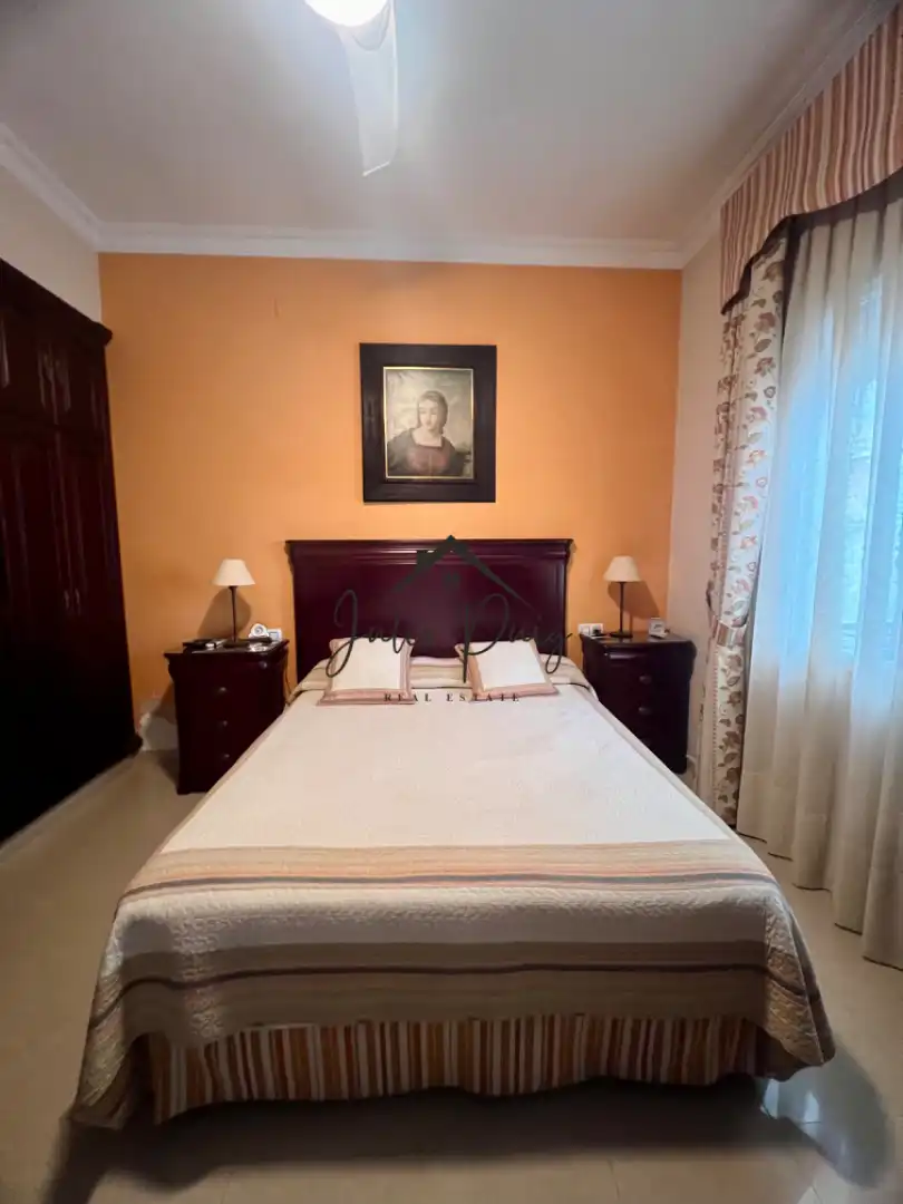 Dormitori de Casa o xalet en venda en Villamanrique de la Condesa amb Aire condicionat, Traster i Moblat