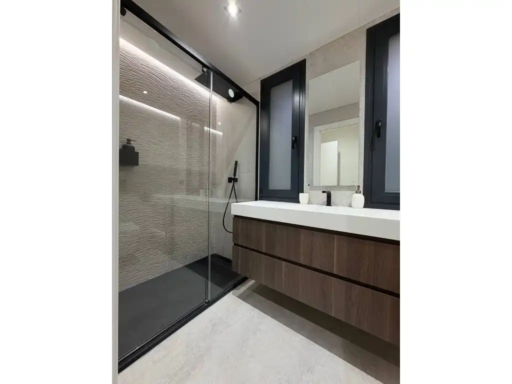 Baño de Piso en venta en Madrid con Aire acondicionado, Calefacción y Amueblado