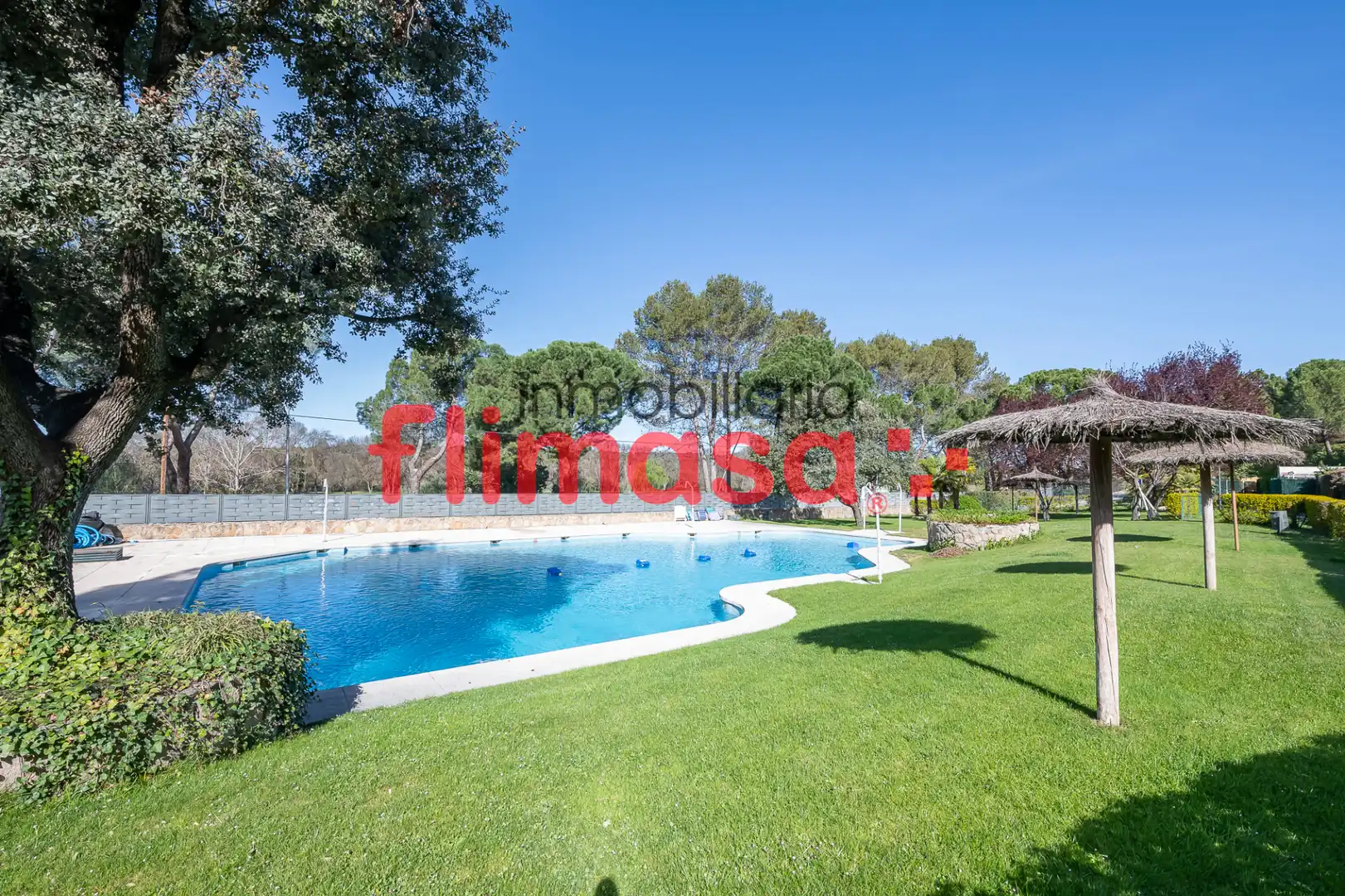 Piscina de Apartament en venda en Villaviciosa de Odón amb Aire condicionat, Terrassa i Piscina comunitària