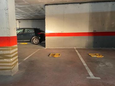 Einzelparkplatz mit Aufzug zur Miete in Carrer de Murillo 3