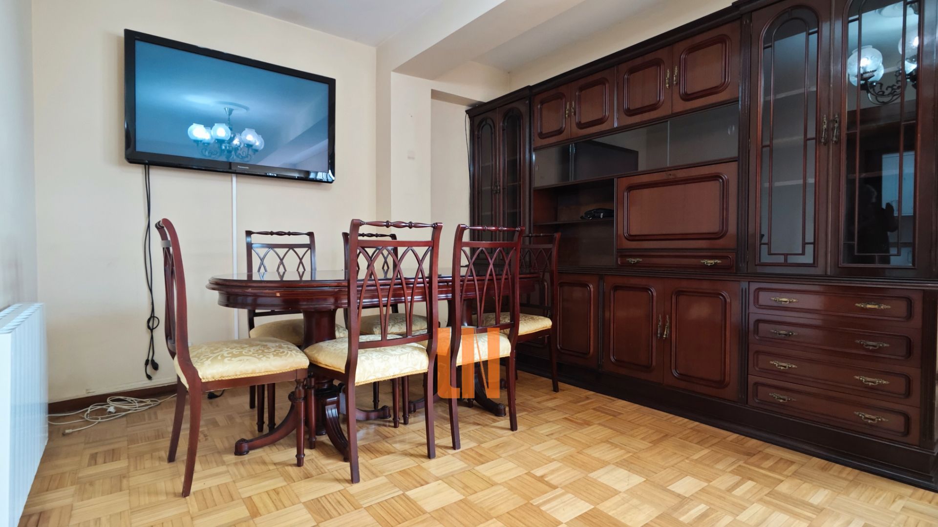 Menjador de Pis en venda en A Coruña Capital  amb Calefacció, Parquet i Traster