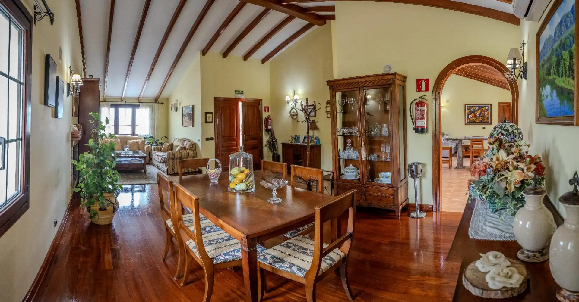 Comedor de Casa o chalet en venta en Vega de San Mateo con Aire acondicionado, Calefacción y Jardín privado