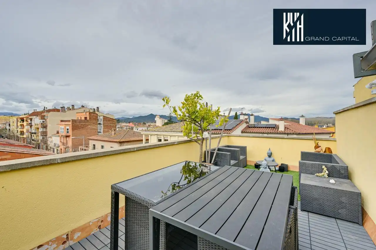Terraza de Dúplex en venta en Salt con Calefacción, Terraza y Balcón