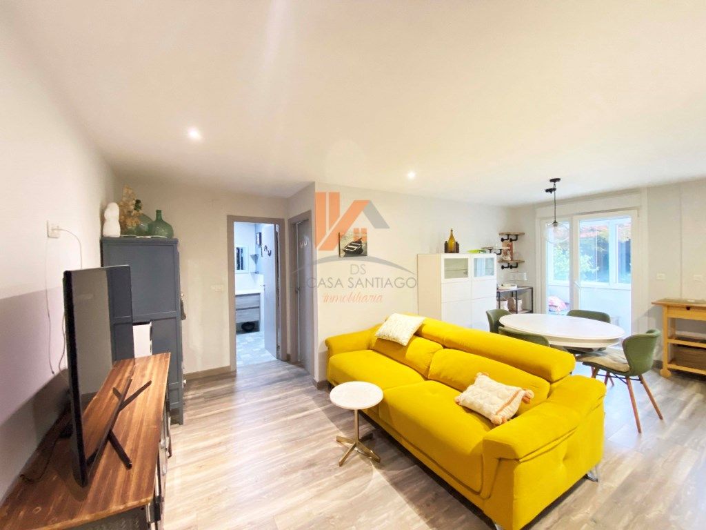 Sala de estar de Apartamento en venta en Santiago de Compostela  con Horno y Balcón