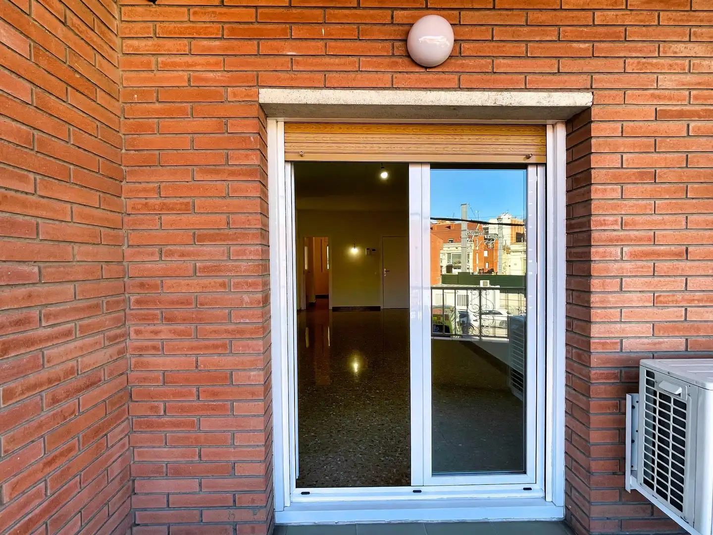 Vista exterior de Pis en venda en Montcada i Reixac amb Aire condicionat, Calefacció i Terrassa