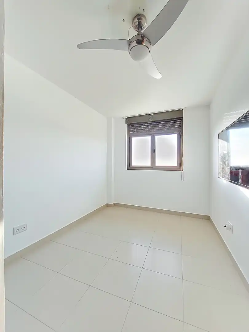 Schlafzimmer von Wohnung zum Verkauf in Silla mit Klimaanlage, Abstellraum und Balkon