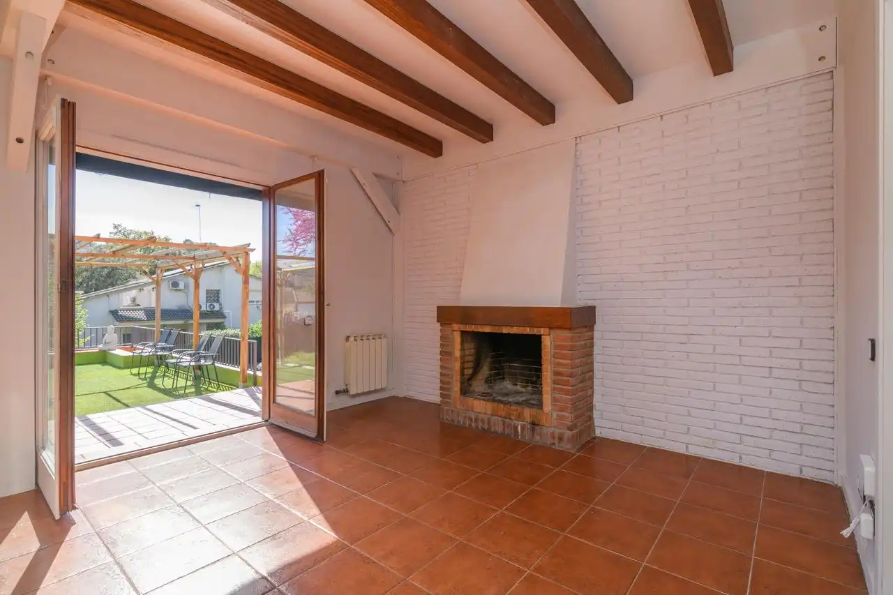 Sala d'estar de Casa o xalet en venda en Lliçà d'Amunt amb Aire condicionat, Terrassa i Traster