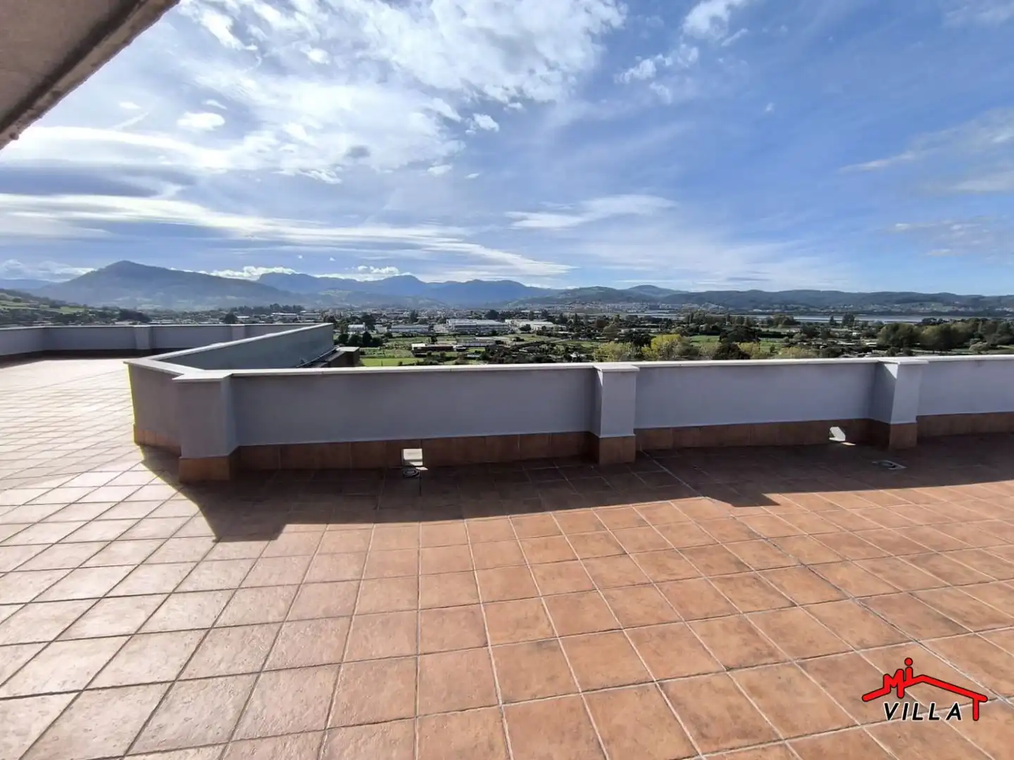 Terraza de Piso en venta en Laredo con Calefacción, Terraza y Amueblado