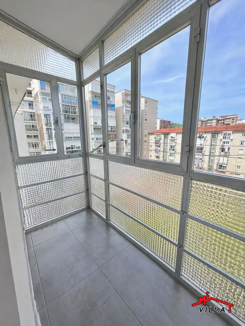 Terraza de Piso en venta en Laredo con Calefacción y Terraza
