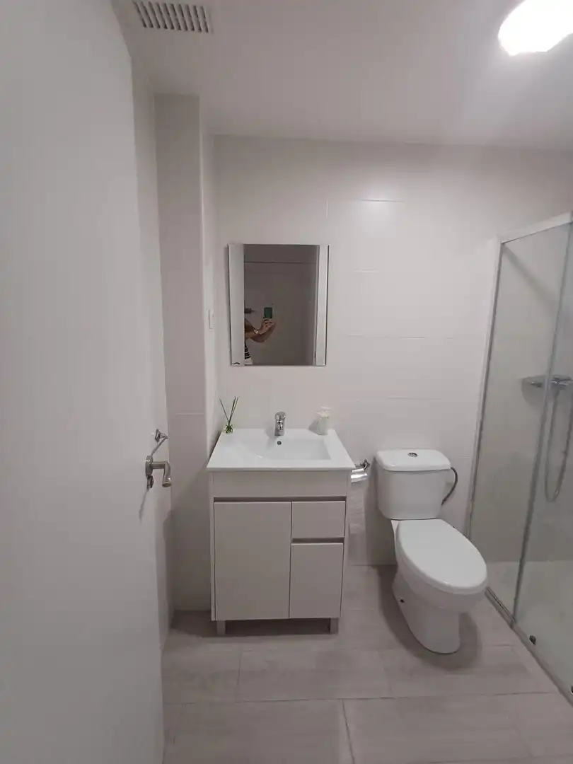 Baño de Estudio de alquiler en Murcia con Aire acondicionado, Calefacción y Amueblado