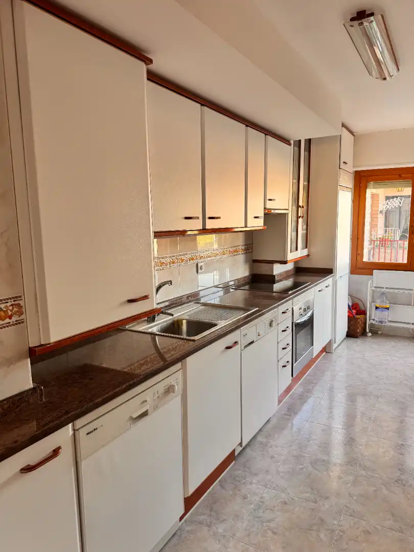 Cuina de Pis en venda en Sabiñánigo amb Calefacció, Parquet i Traster