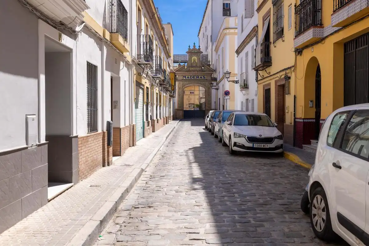 Vista exterior de Dúplex en venta en Sevilla con Calefacción, Terraza y Balcón