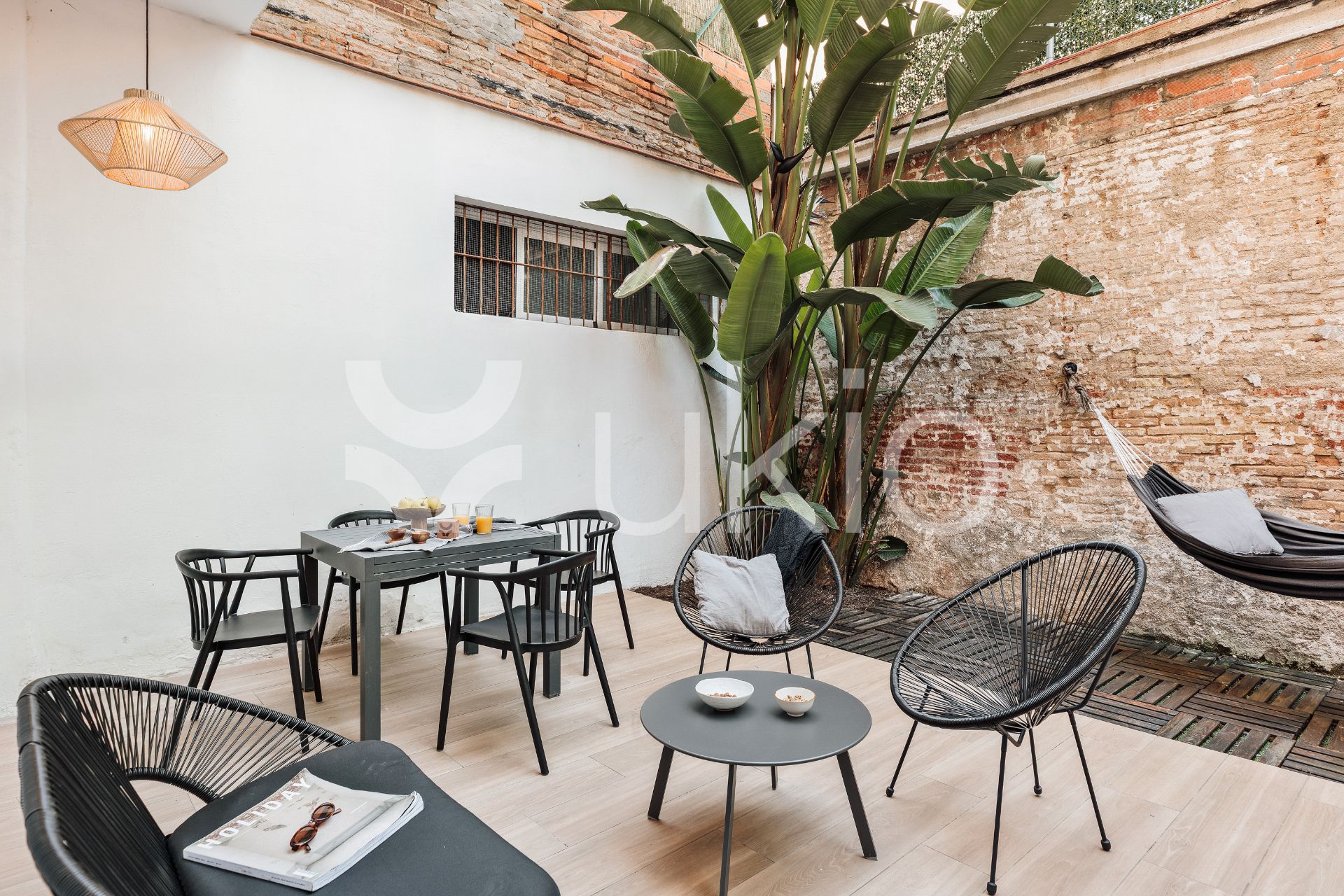 Terrassa de Apartament de lloguer en  Barcelona Capital amb Aire condicionat, Moblat i Forn