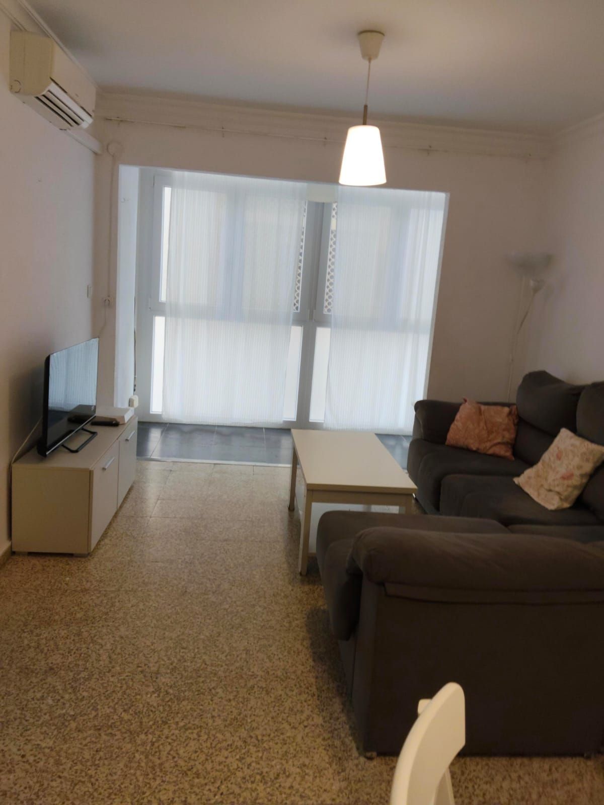 Sala d'estar de Pis de lloguer en  Cádiz Capital amb Traster i Moblat