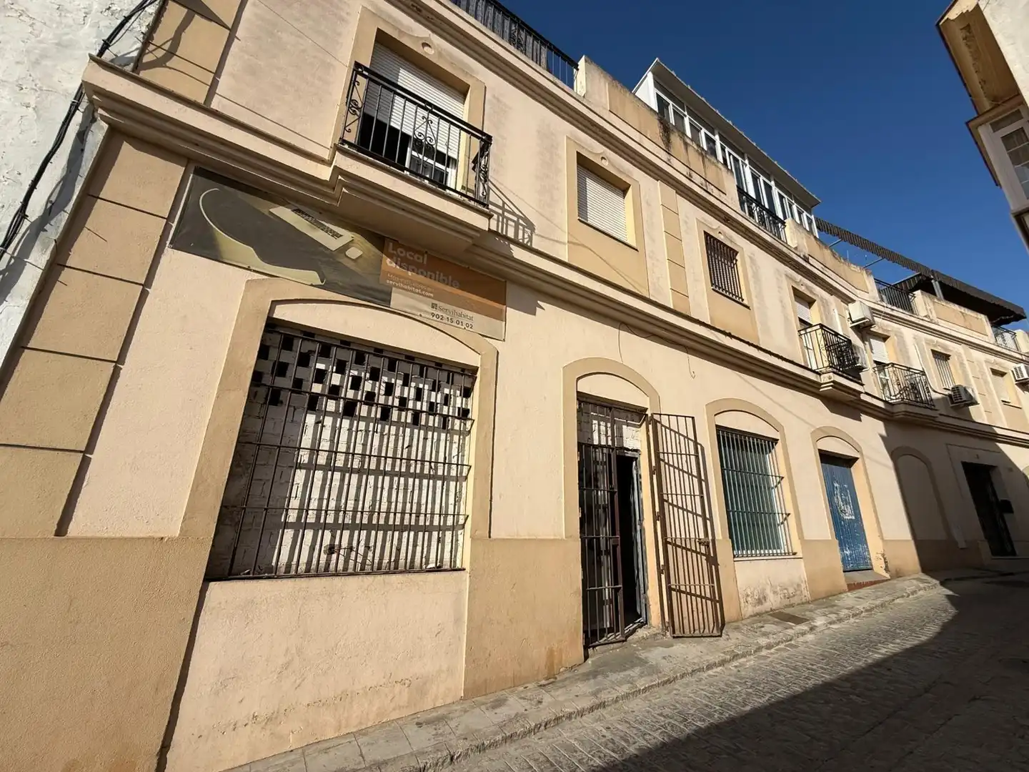 Local comercial en venta en Calle SAMBORONDON