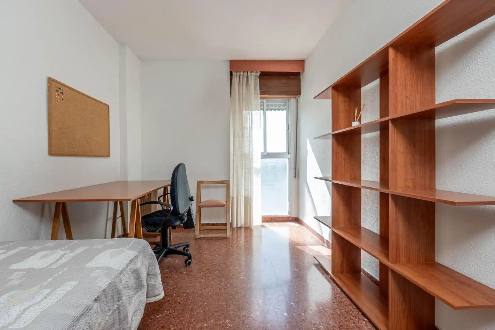 Zimmer in Calle PROFESOR FRANCISCO DALMAU, Joaquina Eguaras