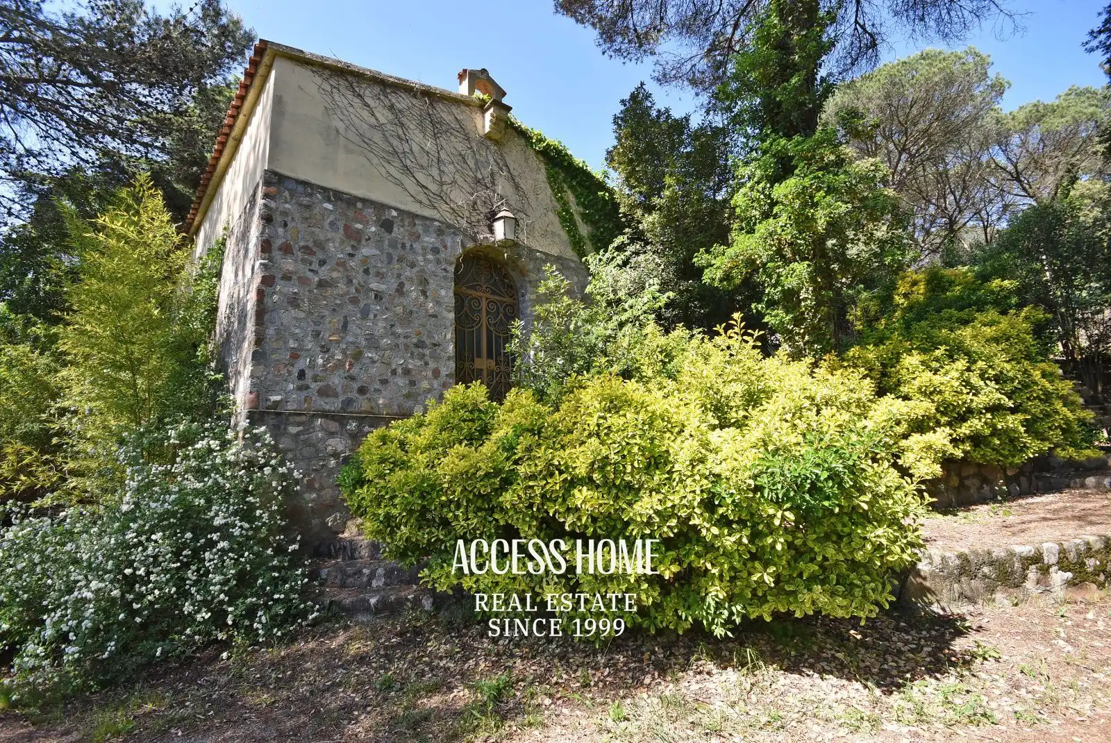 Vista exterior de Casa o xalet en venda en Montornès del Vallès amb Aire condicionat, Calefacció i Jardí privat