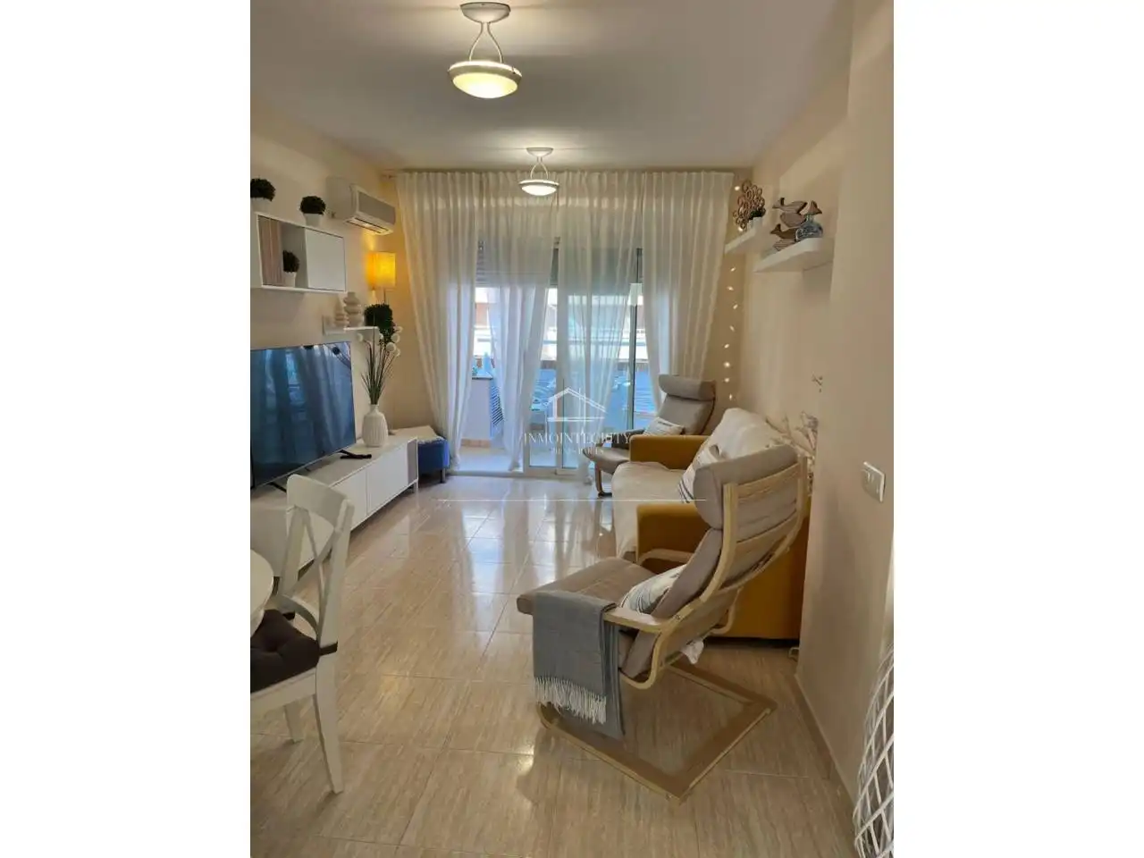 Apartamento con piscina en venta en Calle Amplaries 33