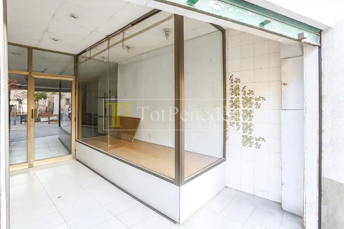 Local comercial de lloguer a Centre Vila, imagen 3
