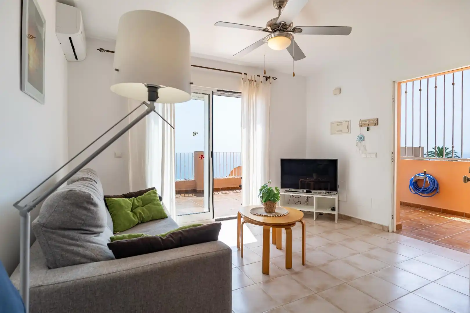 Sala d'estar de Pis en venda en Mojácar amb Aire condicionat, Terrassa i Moblat